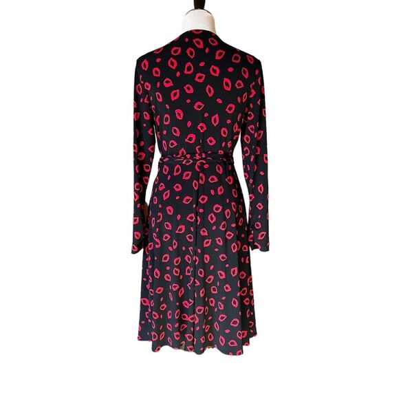 Vicky Tiel Black Red Lip Print Wrap Dress Size M - Picture 2 of 8